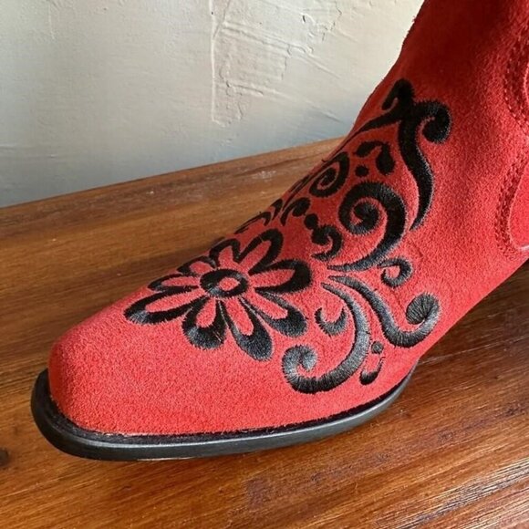 Agave Sky Red Vintage 'Floral Ankle Boot - Picture 8 of 9